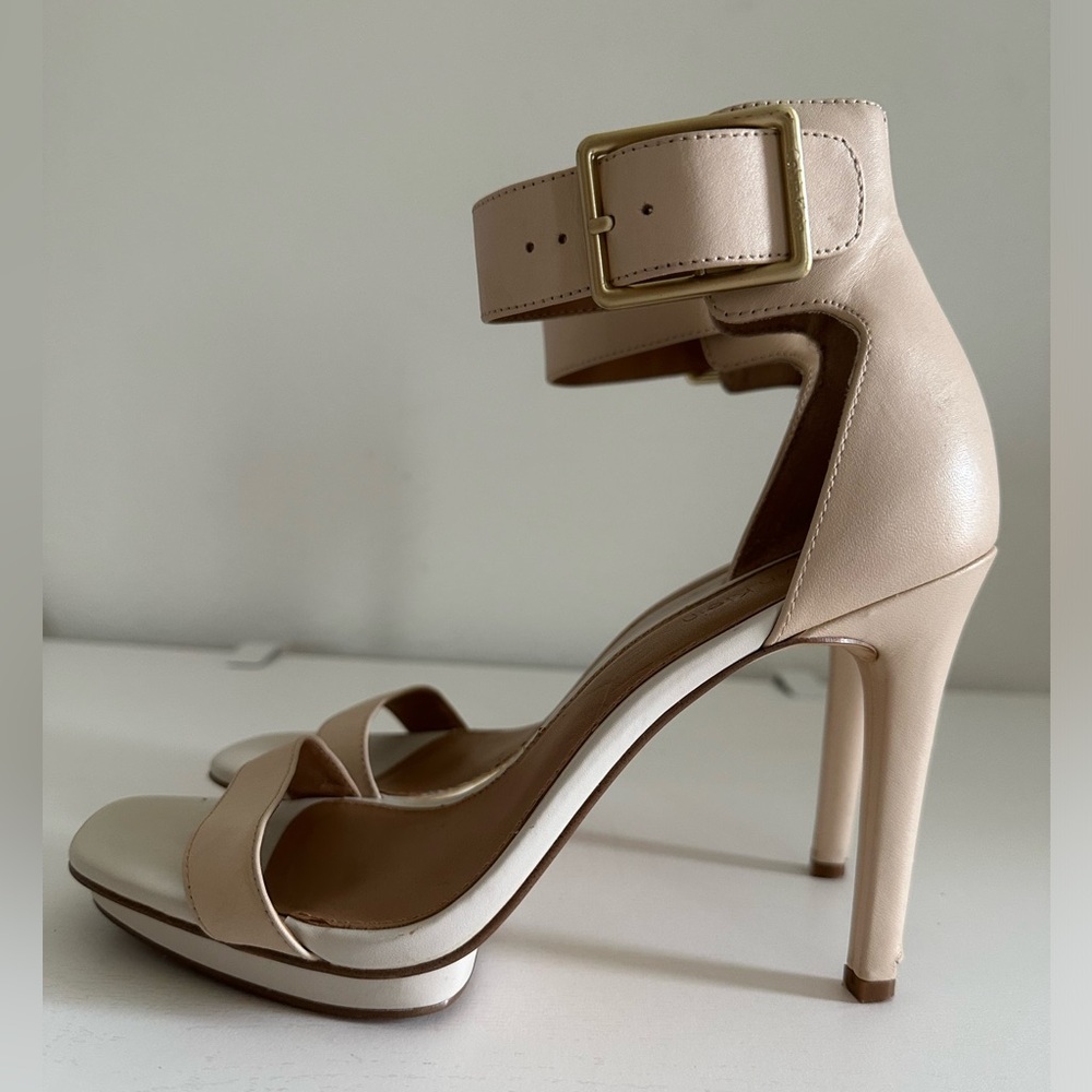 Women’s Calvin Klein Ecru Stiletto Heels Size 6